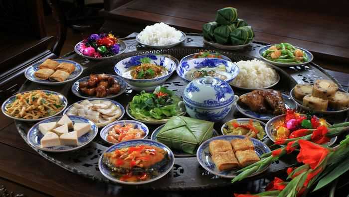 Các món ăn truyền thống Việt Nam